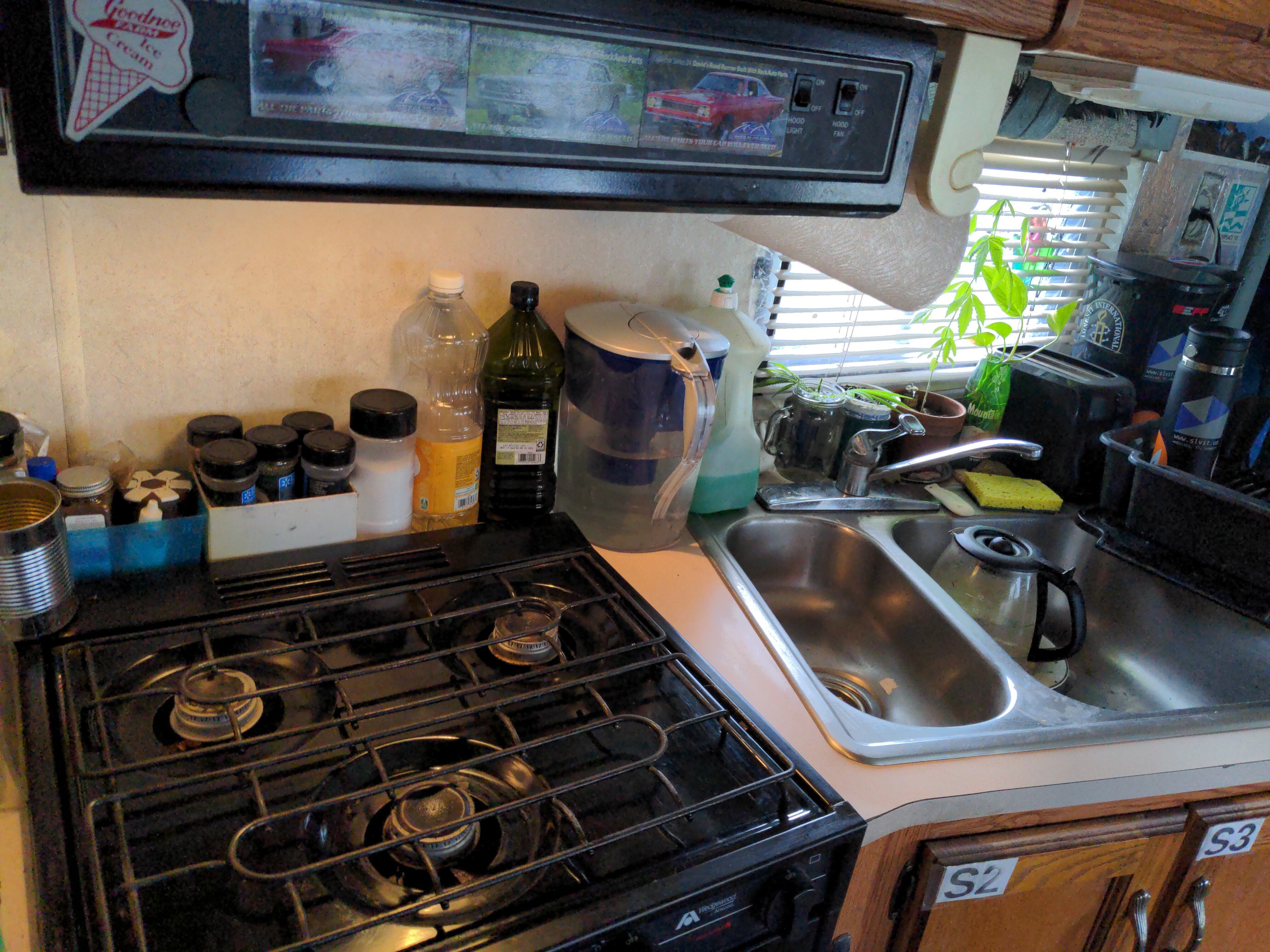 A photo of my kitchen (July 2022)